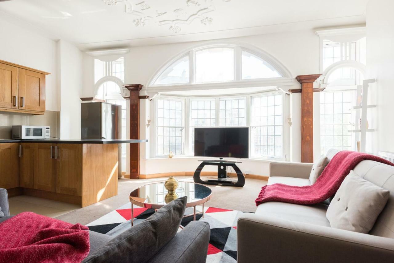 בריסטול The College Green Loft - Historic Light-Flooded 3Bdr Home מראה חיצוני תמונה